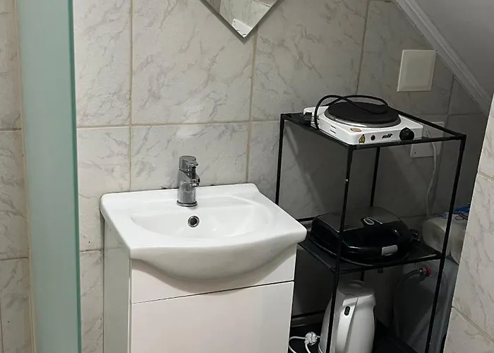 St Francis Apartment *